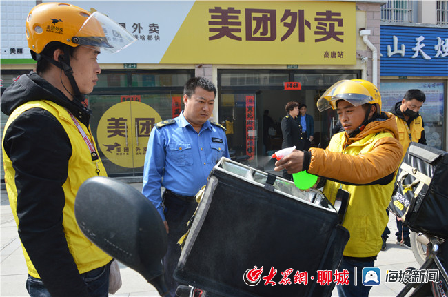 排查网络订餐食品安全隐患,4月28日,高唐县市场监管局对城区"美团","