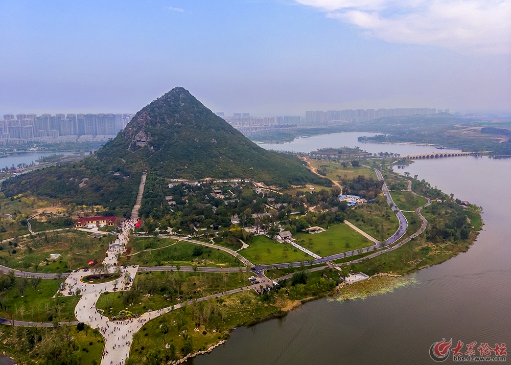 济南华山是一座历史文化名山,如今,旧貌换新颜的华山,成为市民休闲