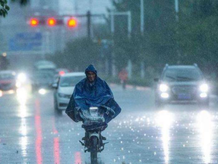 中央气象台发布暴雨黄色预警 9省区将有大到暴雨 