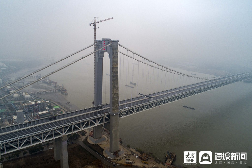 世界上最大的公铁两用悬索桥——连接江苏扬州和镇江的五峰山长江大桥