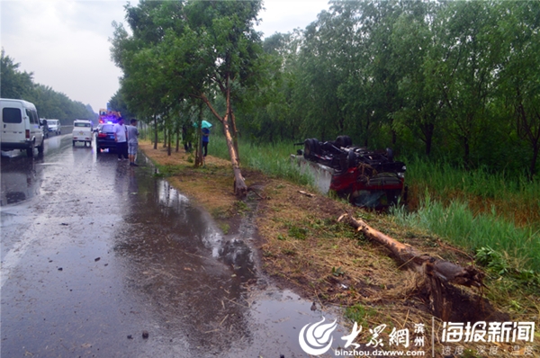 雨季将来临 惠民交巡警教你如何预防道路交通事故