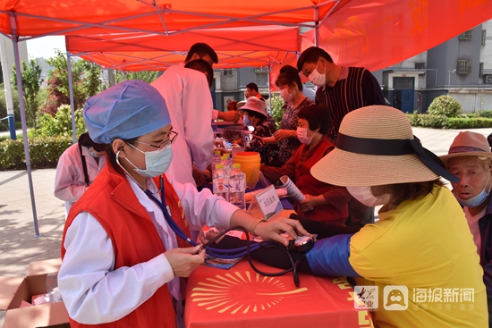 热血守护 东港区红十字会开展世界献血者日活动