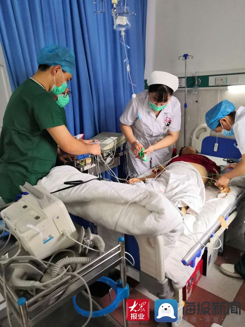 牡丹区中医医院内科病房成功抢救一名急性心肌梗死并室颤的重症患者