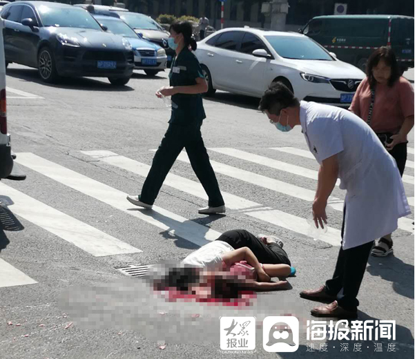 聊城开发区黄山路辽河路路口发生一起车祸 祖孙2人被撞身亡