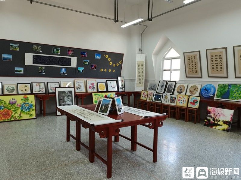 烟台御龙山学校举办校园艺术节美术作品展览