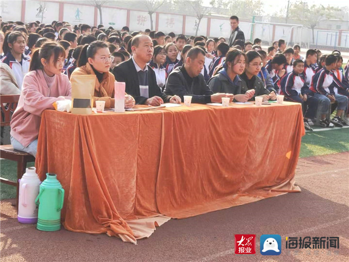 东平县斑鸠店镇中学举行"靓丽青春"合唱比赛