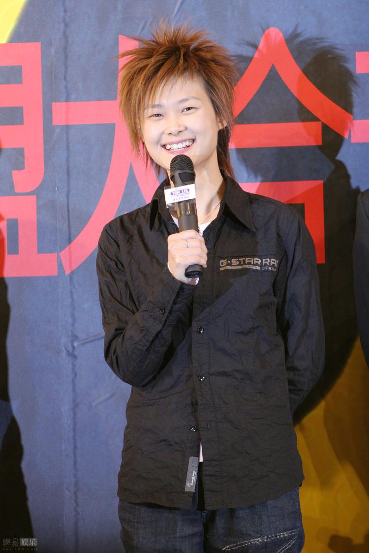 内地星闻 2005年10月24日,李宇春签约太合麦田.