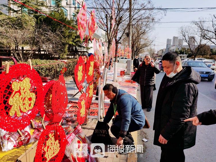 山东枣庄:春节日日近 街头年味浓(组图)