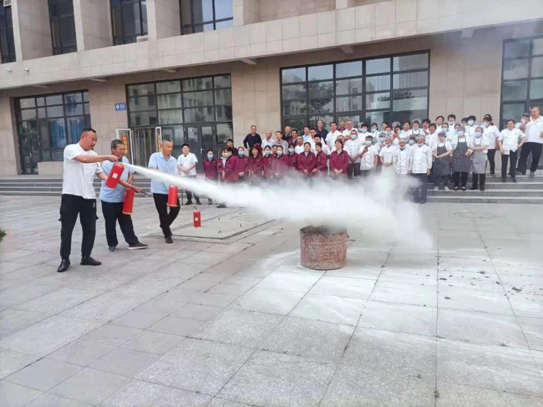 滨州市高级技工学校组织开展后勤服务人员消防演练暨安全教育