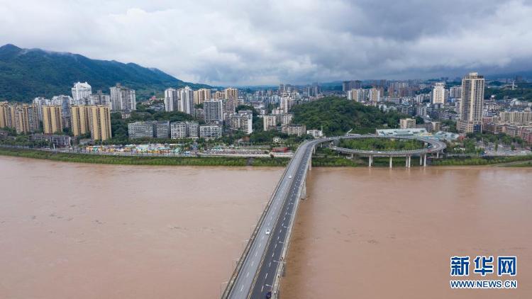 重庆市3条河流出现超警戒水位洪水,渠江,嘉陵江,长江迎来大幅度涨水