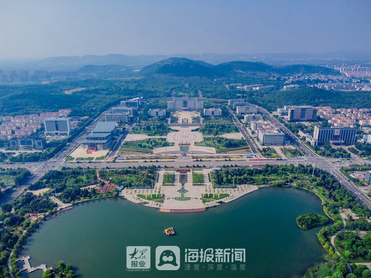 天空如洗 航拍雨后枣庄新城城市风光