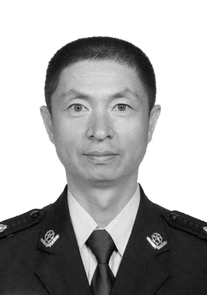 青岛市公安局交警支队民警李涌同志在国庆安保执勤任务中不幸牺牲