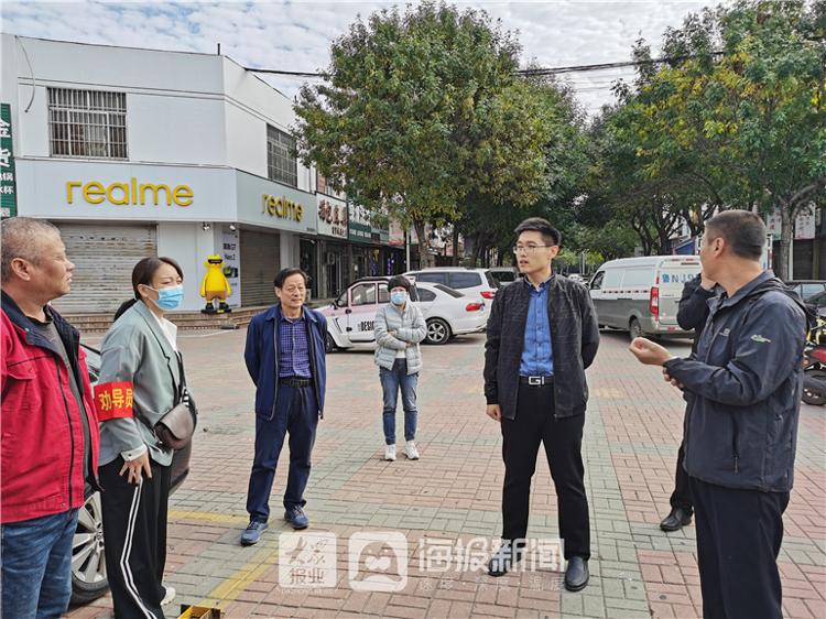 10月13日,德州经济技术开发区宋官屯街道在商贸城召开"创城,迎复审工