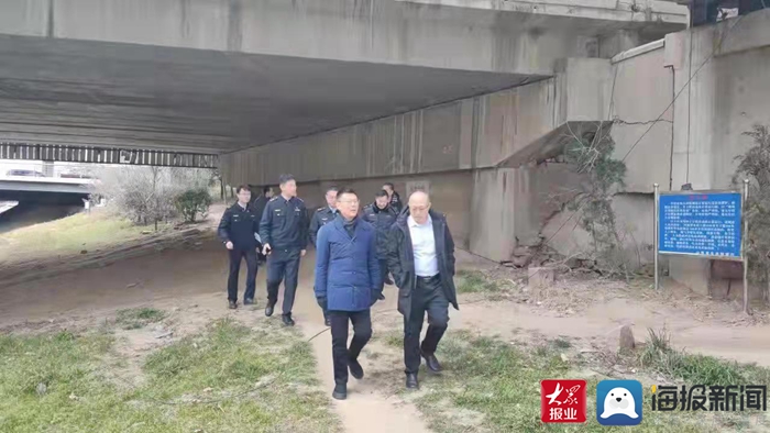 有效改善辖区水生态环境质量,青岛市崂山区副区长王海建带队赴张村河