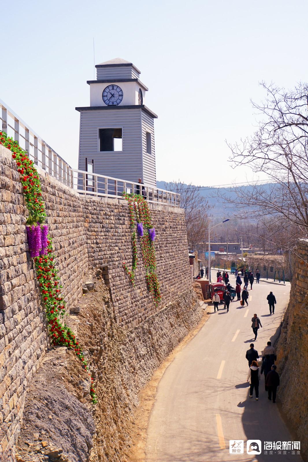 山东平阴北市村樱花盛开很诱人