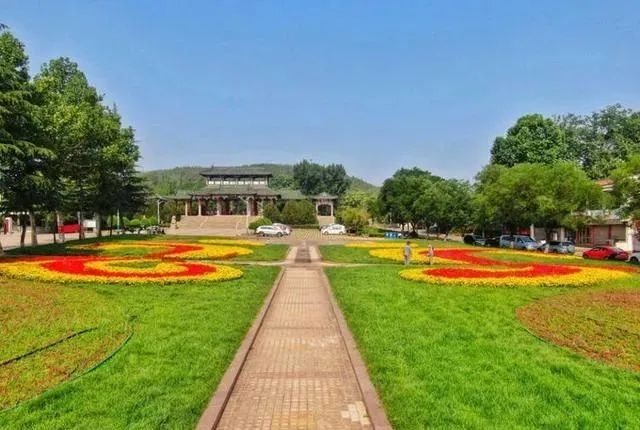 鮑山森林公園是由濟鋼集團管理的山體公園.