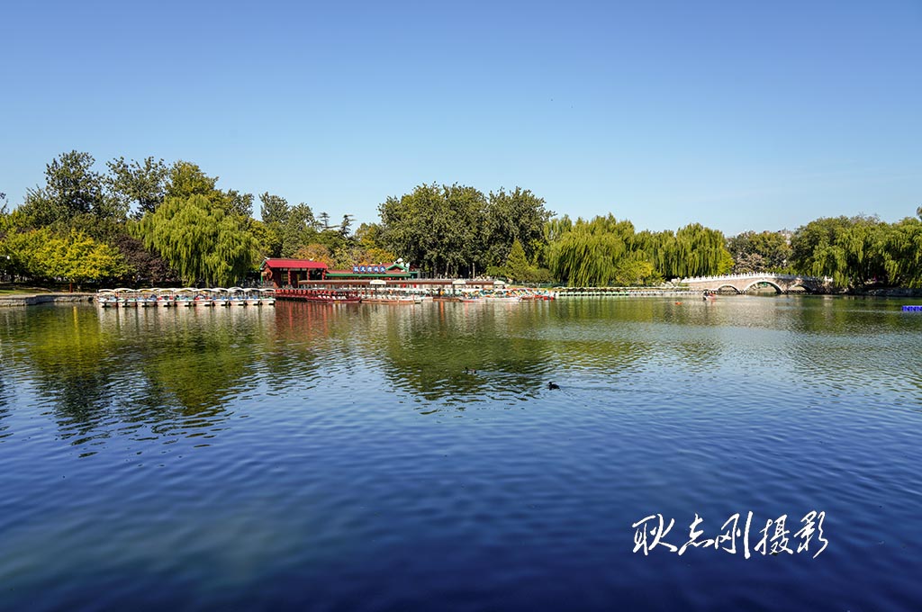 北京龙潭湖的秋天