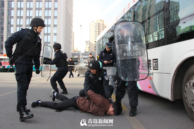 绵阳女子特警反扒队图片