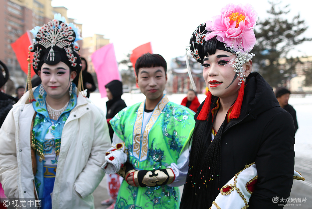 西安男孩反串团图片