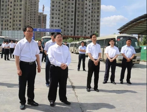 跟着市长去观摩走进成武县观摩团点赞工业项目城市建设