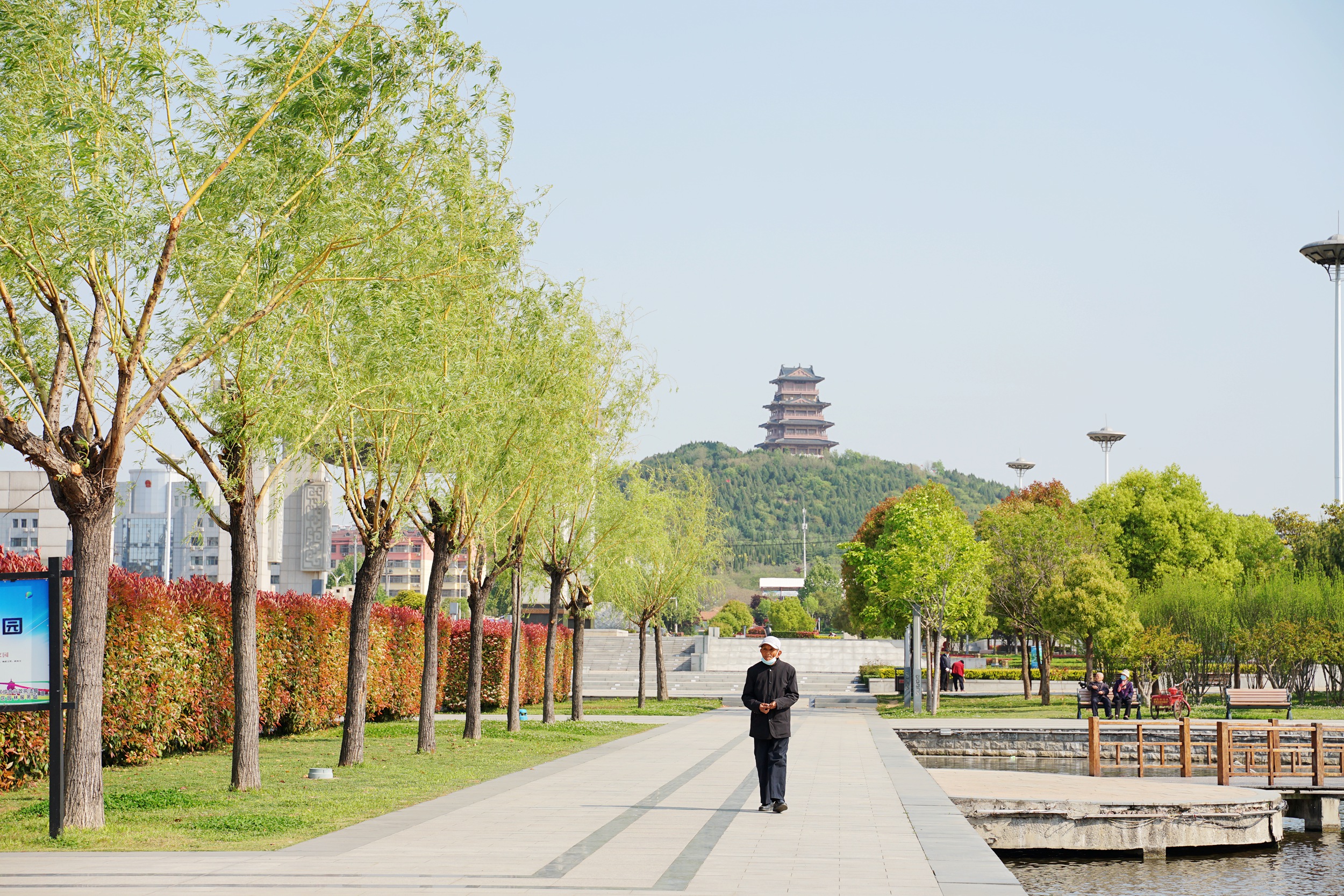 谷雨过夏味浓实拍薛城奚仲广场组图