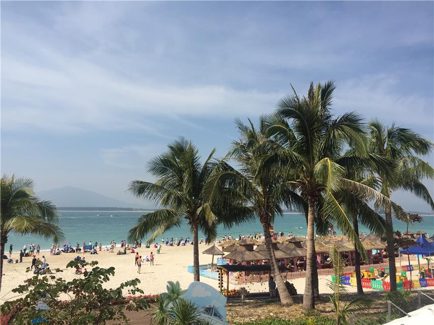 经济日报客户端|“十一”游客最爱去哪？哪些城市消费者旅游消费最“大方”？