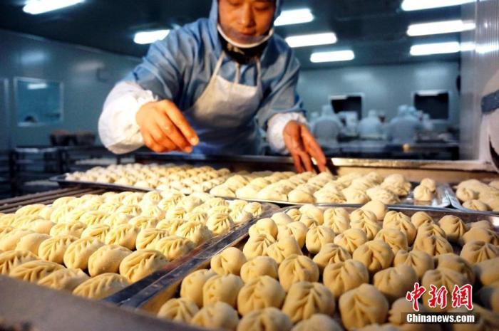 中国新闻网|“立冬”美食图谱：吃饺子、炖猪蹄、存大白菜