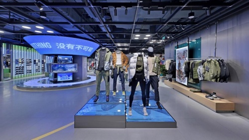 阿迪达斯华南首家品牌中心落户深圳，创新理念打造运动潮人聚集地