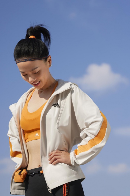 阿迪达斯推出针对亚洲女性身型全面升级运动内衣系列灵活支撑伴女性自如运动
