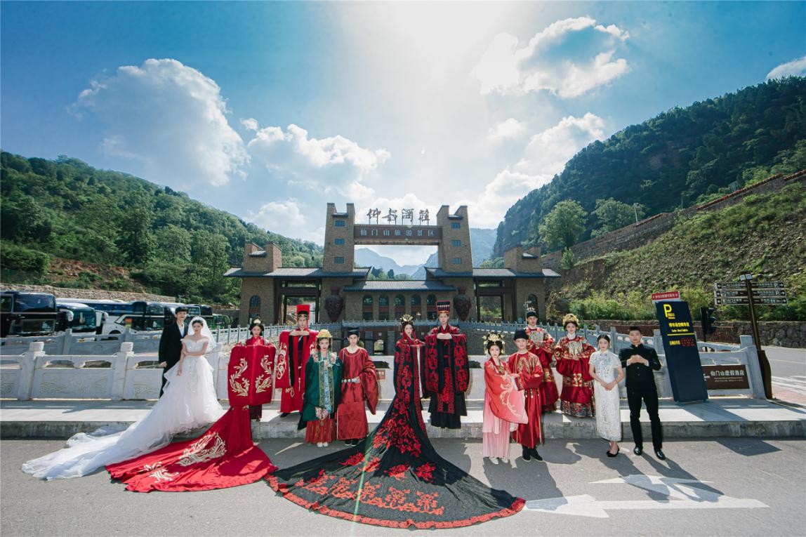 河南仙门山周制婚礼大热 彰显青年人对传统文化的自信追求