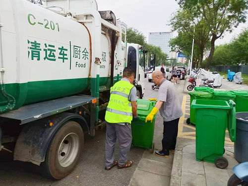 澳门新葡澳京官网西安浐灞垃圾分类 用汗水擦亮城市“容颜”(图10)