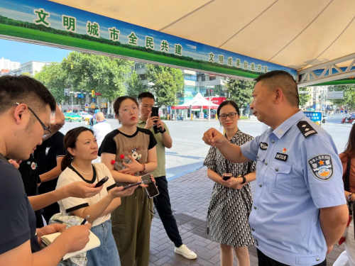 “车看灯”变成“灯看车” ——人工智能红绿灯系统助力破解城市交通拥堵开云电竞(图2)