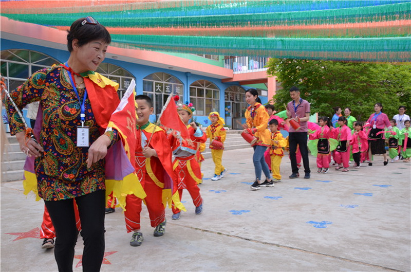 煙臺海陽市實驗幼兒園開展民俗遊園活動