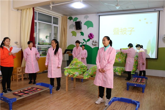 展保育亮风采工人新村南村中心幼儿园举办保育员技能比赛