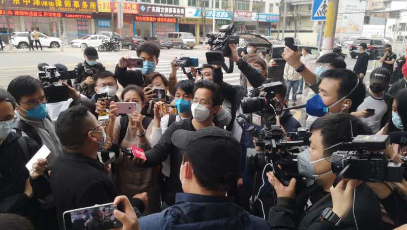 孩子被拐15年的申军良广州认亲新进展:正跟警方办手续
