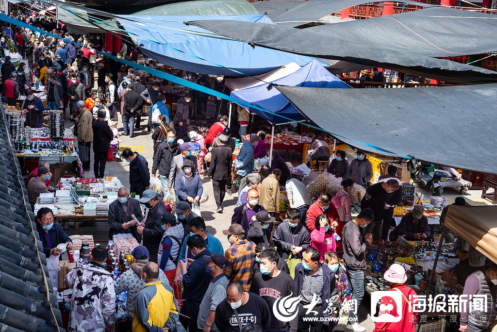 济南 英雄山文化古玩市场人气旺盛 大众网