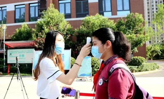 大众网·海报新闻夏至未至，少年归来！历城区中学非毕业年级迎来返校复课