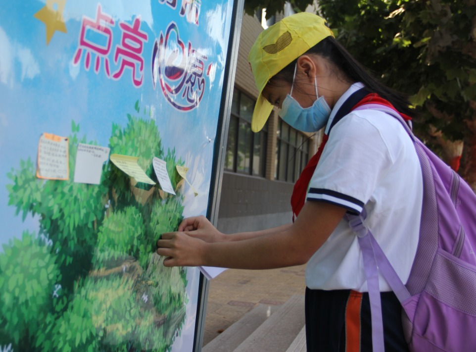 大众报业·海报新闻【现场直击】“神兽”归来！济南市小学生复学复课