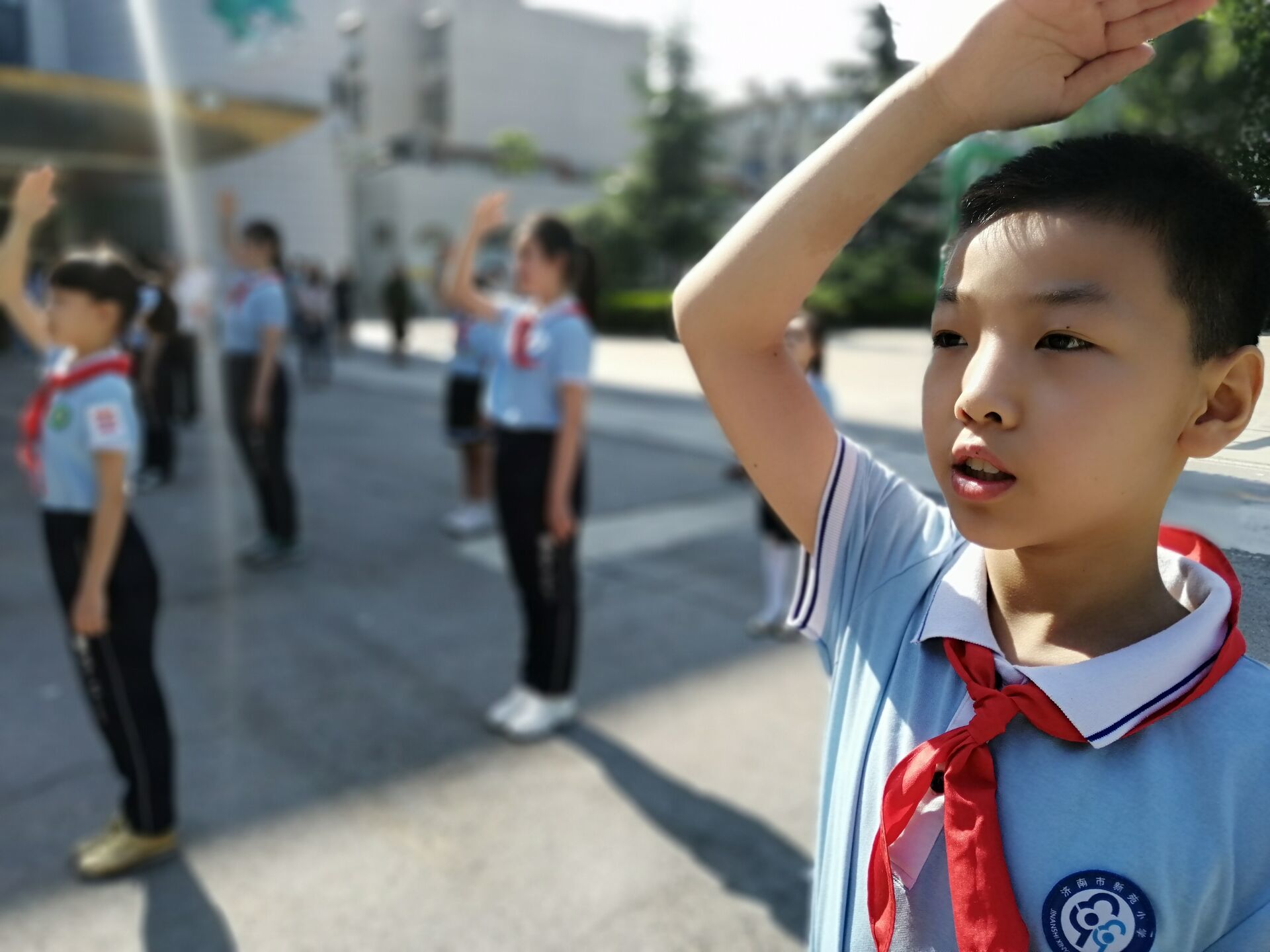 大众报业·海报新闻【现场直击】“神兽”归来！济南市小学生复学复课