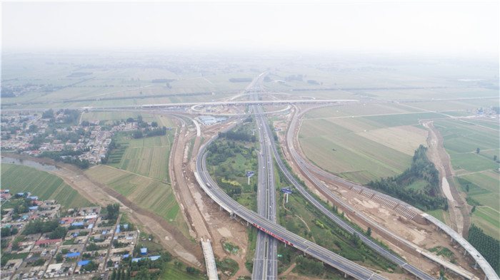 省内最大宁梁高速东平湖枢纽互通立交桥梁工程主体完工