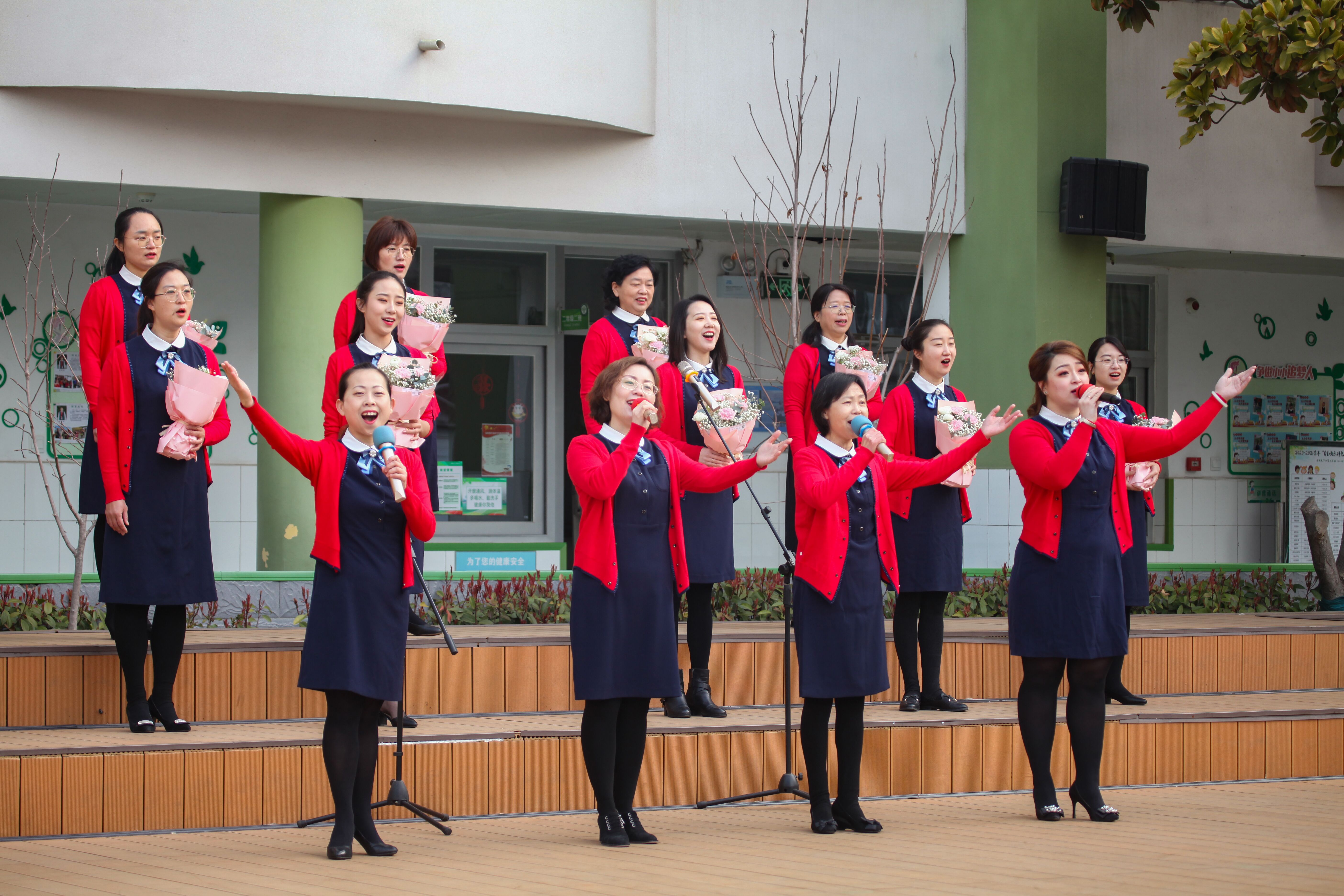 山东省实验小学举行三八妇女节主题升旗仪式
