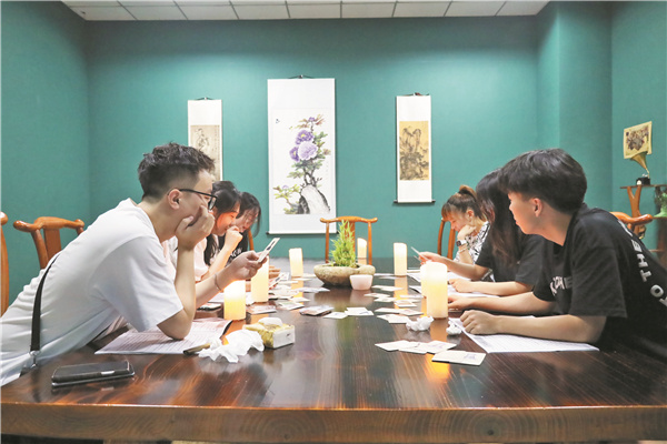 给年轻人提供一站式玩剧本杀平台 淄博首届剧本游戏嘉年华周五开幕