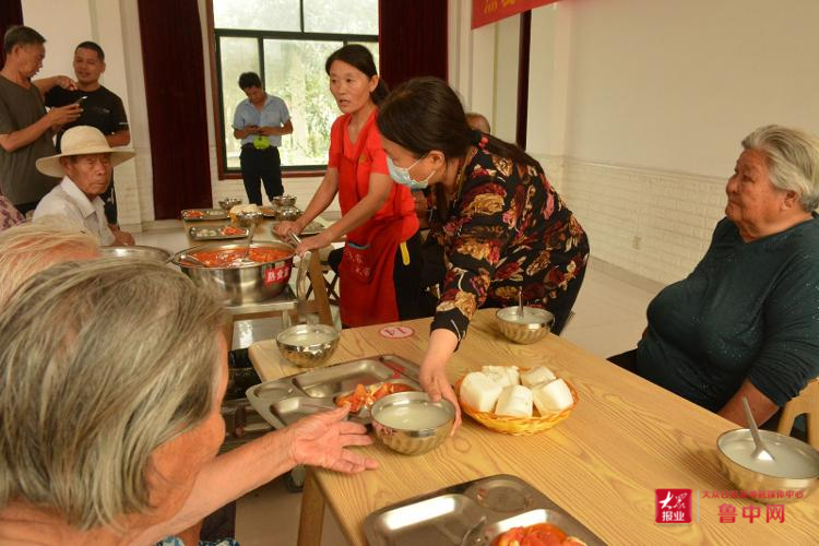 淄博市马桥镇辛庄村长者食堂开业80岁以上老人免费就餐