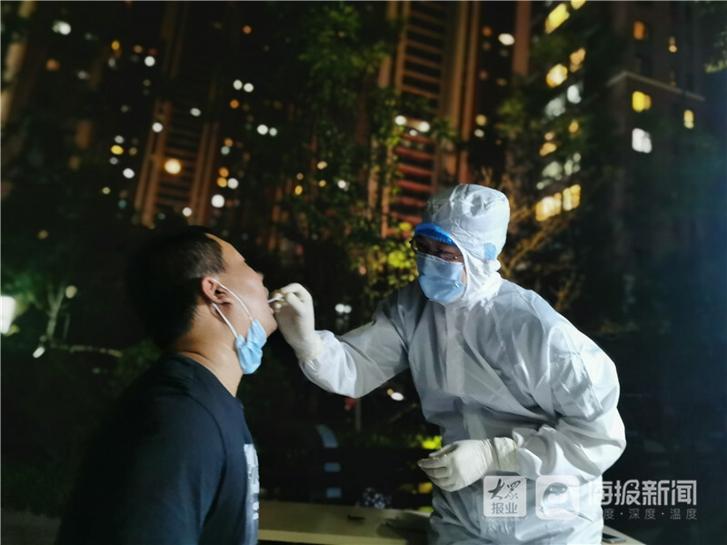 核酸检测夜间照片图片