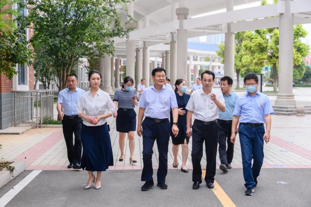 省委党史学习教育第四巡回指导组到枣庄市实验学校调研指导工作