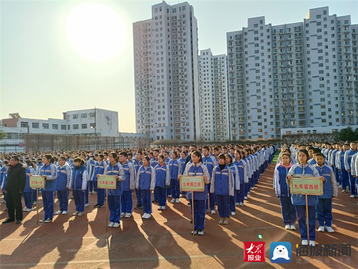 东平佛山中学学生打架图片