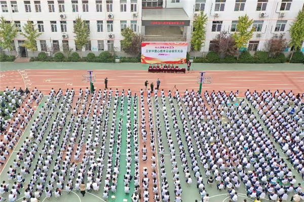 济南明湖中学的校花图片