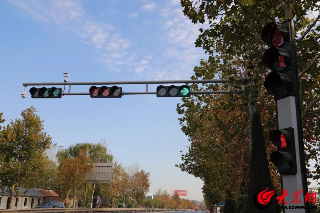 邹平市临池镇：路口装上红绿灯 小行动护航大民生