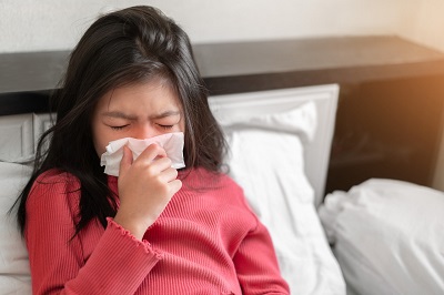 孩子咳嗽有痰时可用易坦静止咳，口感好孩子易接受