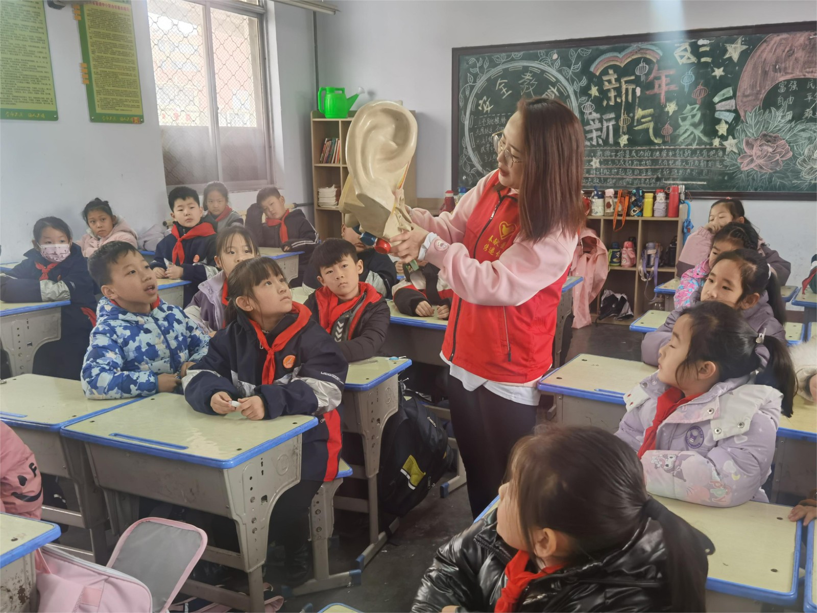 枣庄市临城实验小学“爱耳护耳”打开新学期